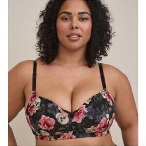 NWT Torrid wire free push up plunge bra skull and roses pattern 42C